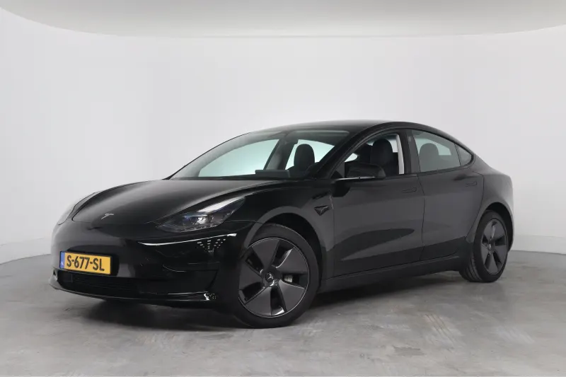 Tesla Model 3 (2023)