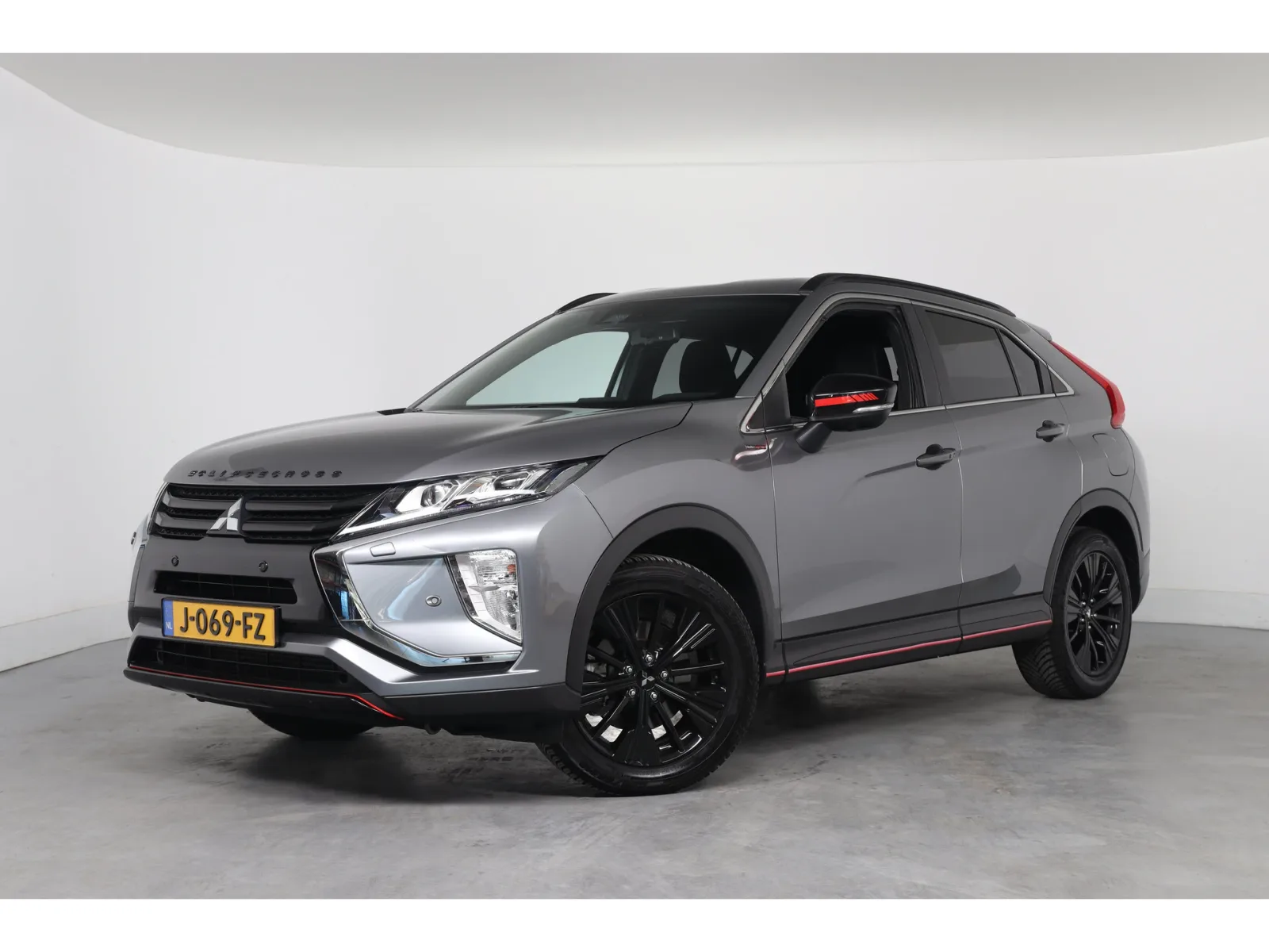 Mitsubishi Eclipse Cross (2020) — foto 1