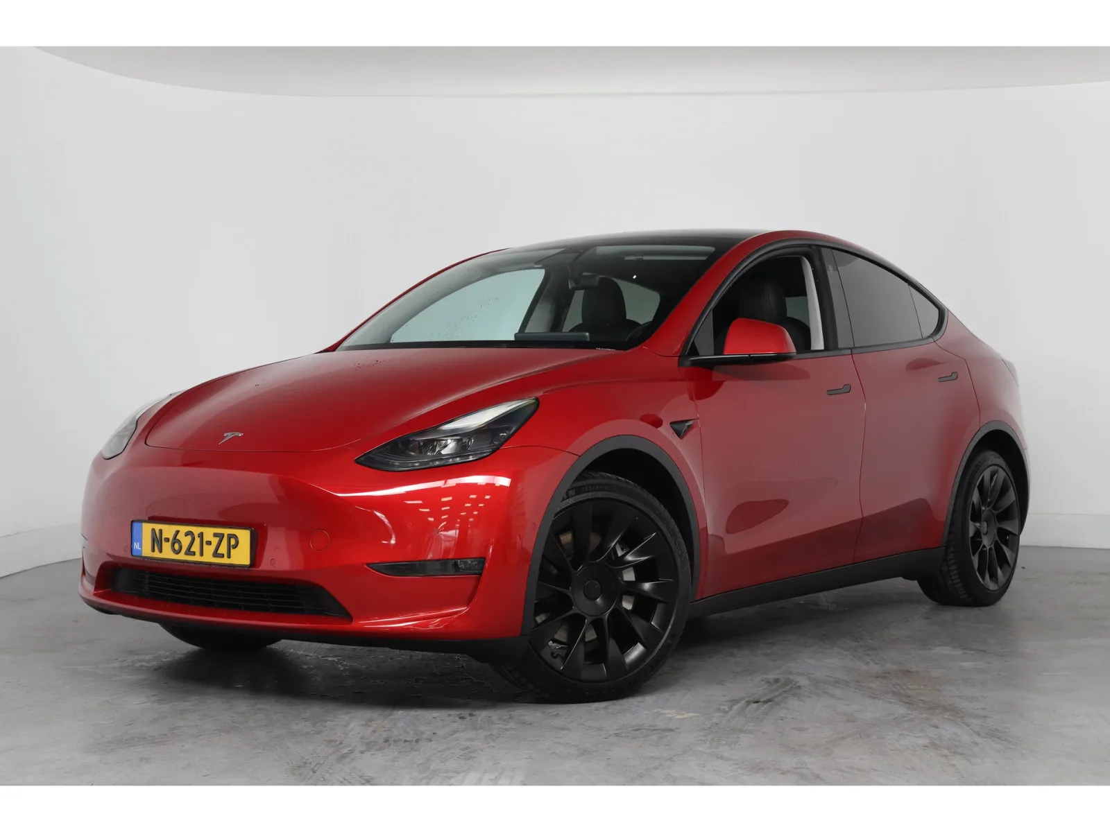 Tesla Model Y (2021) — foto 1