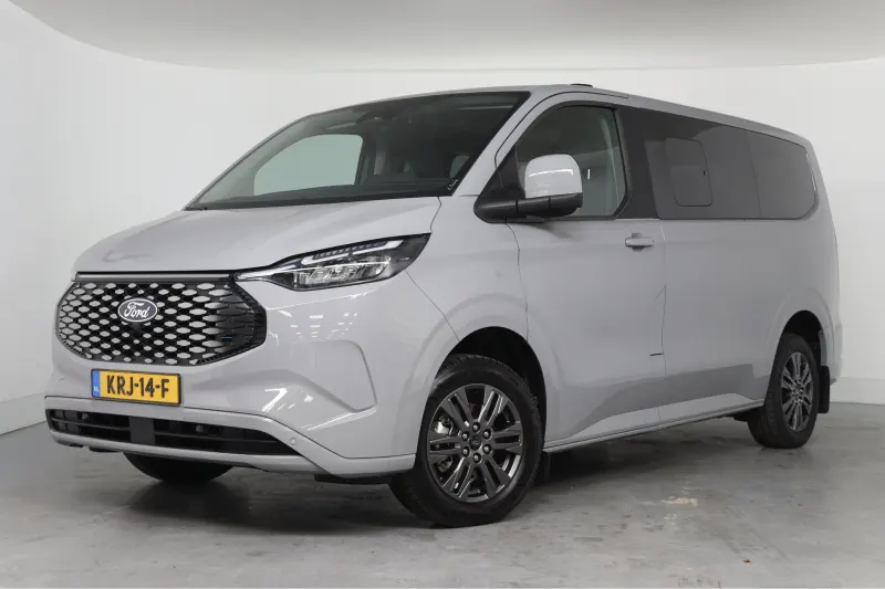 Ford Tourneo Custom (2025)
