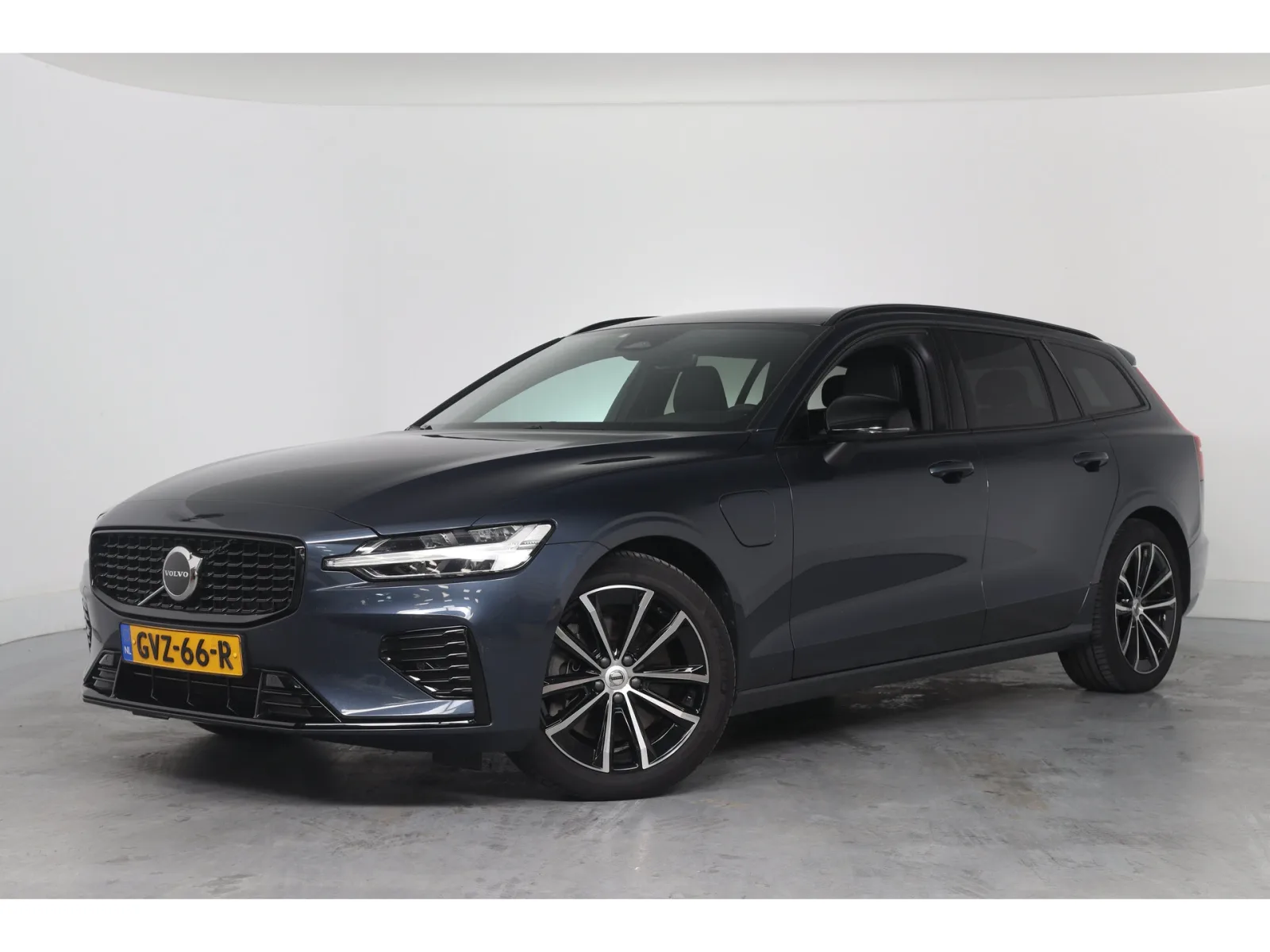 Volvo V60 (2024) — foto 1