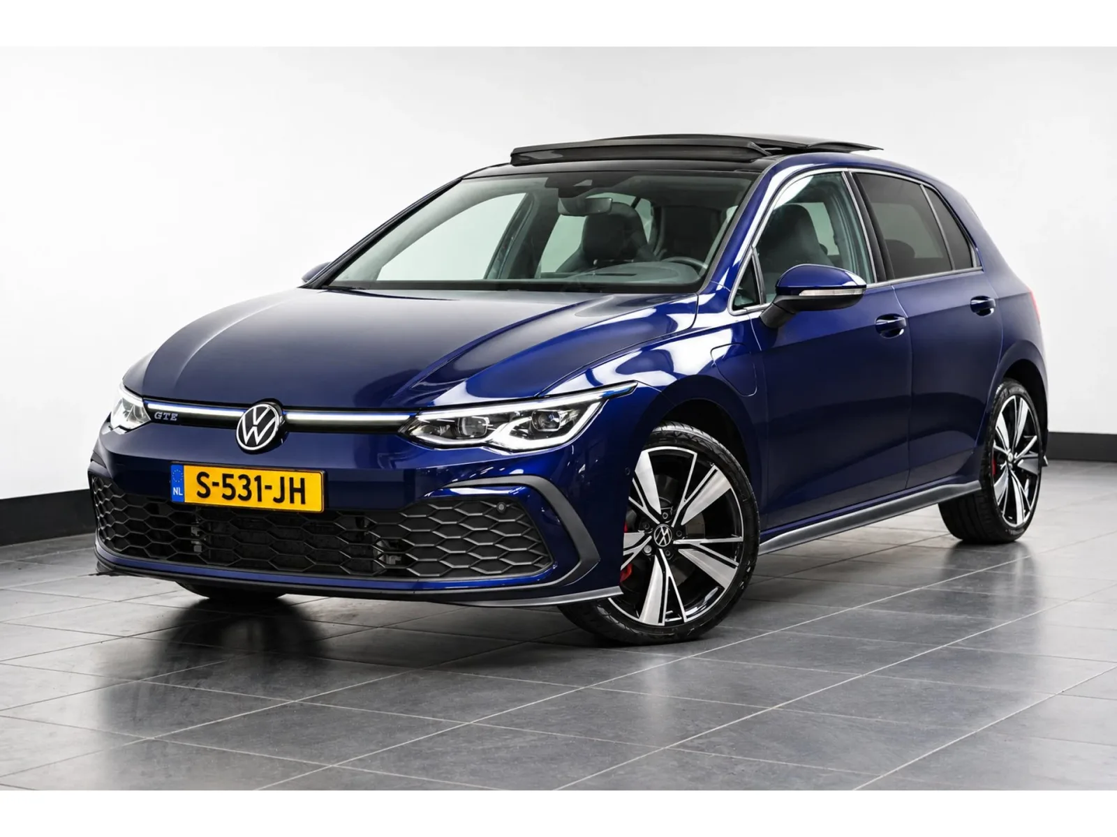 Volkswagen Golf (2020) — foto 1