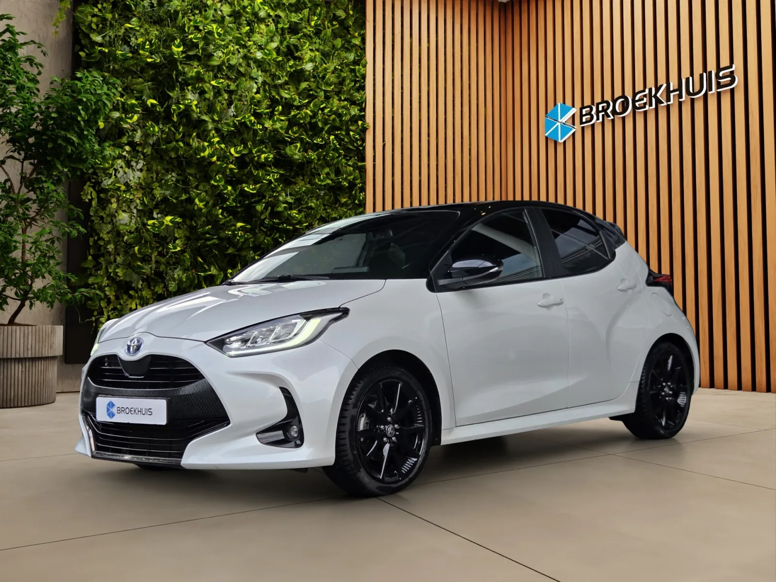 Toyota Yaris (2022) — foto 1