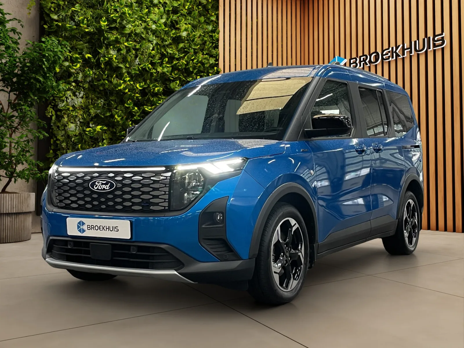 Ford Tourneo Courier (2025) — foto 1