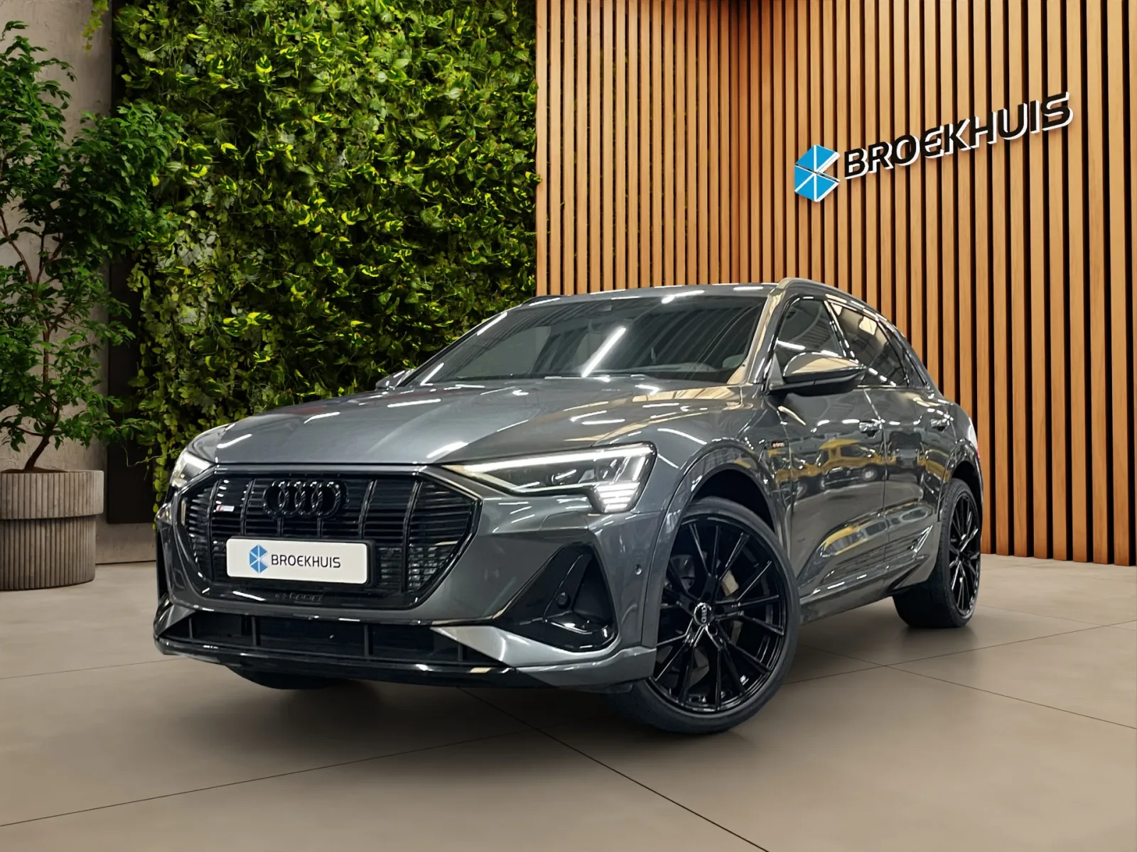 Audi e-tron (2021) — foto 1