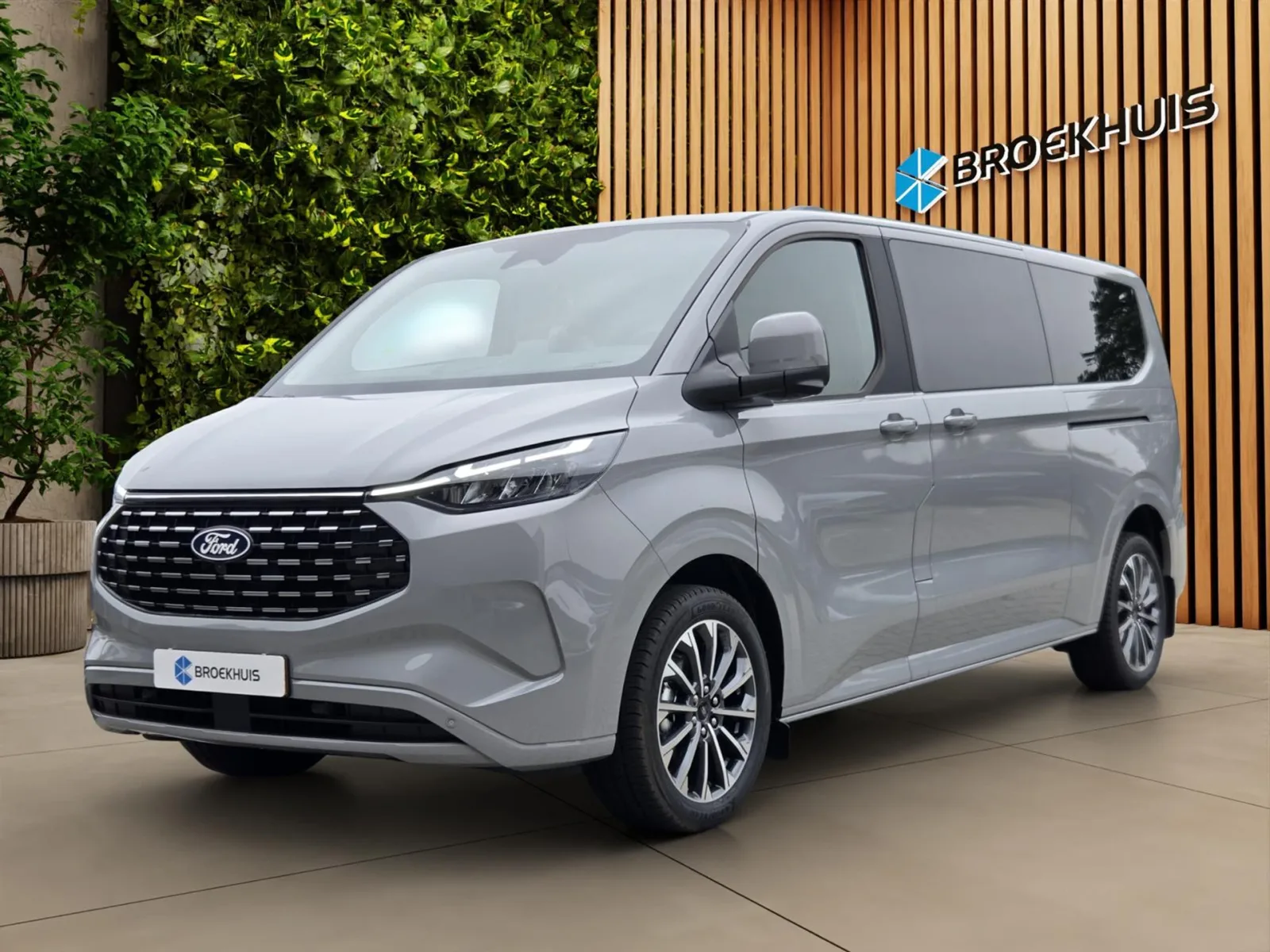 Ford Tourneo Custom (2026) — foto 1