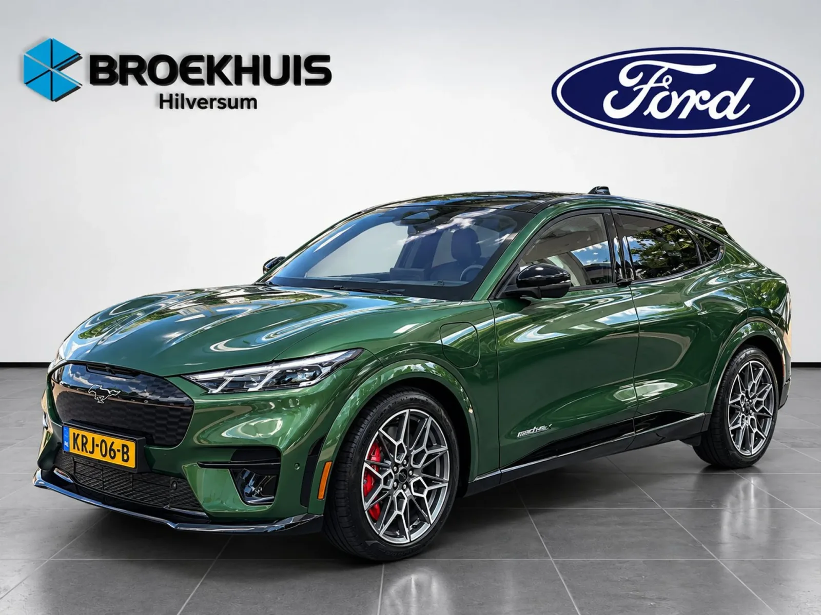 Ford Mustang Mach-E (2025) — foto 1