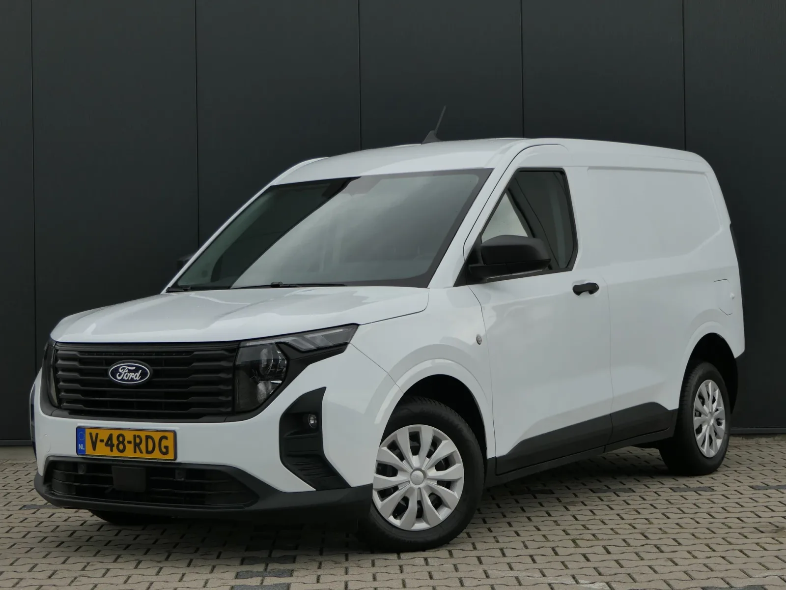Ford Transit Courier (2024) — foto 1