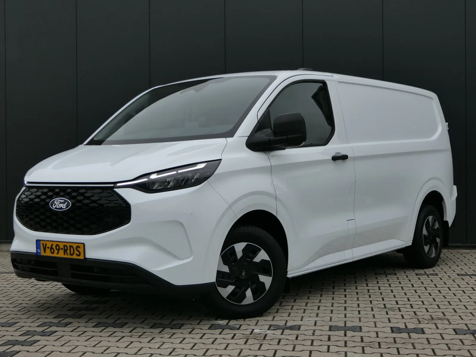 Ford E-Transit Custom (2026) — foto 1