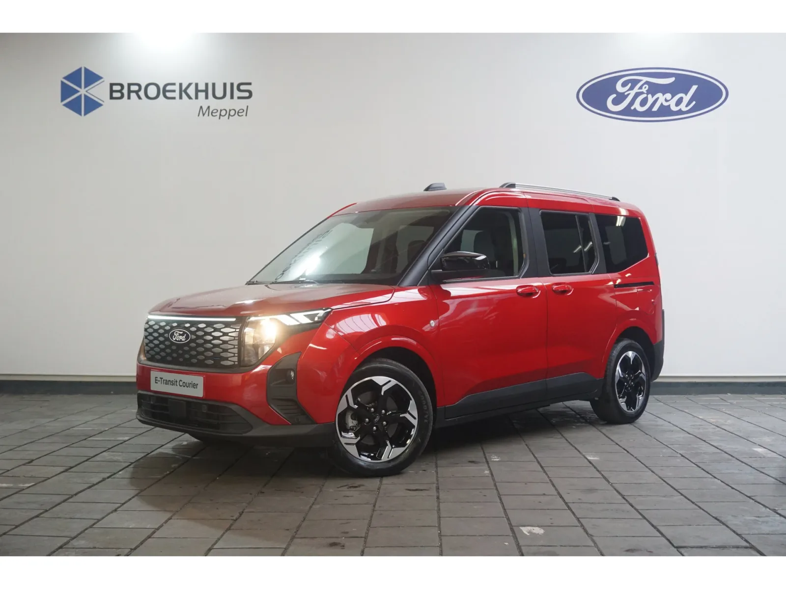 Ford Tourneo Courier (2026) — foto 1