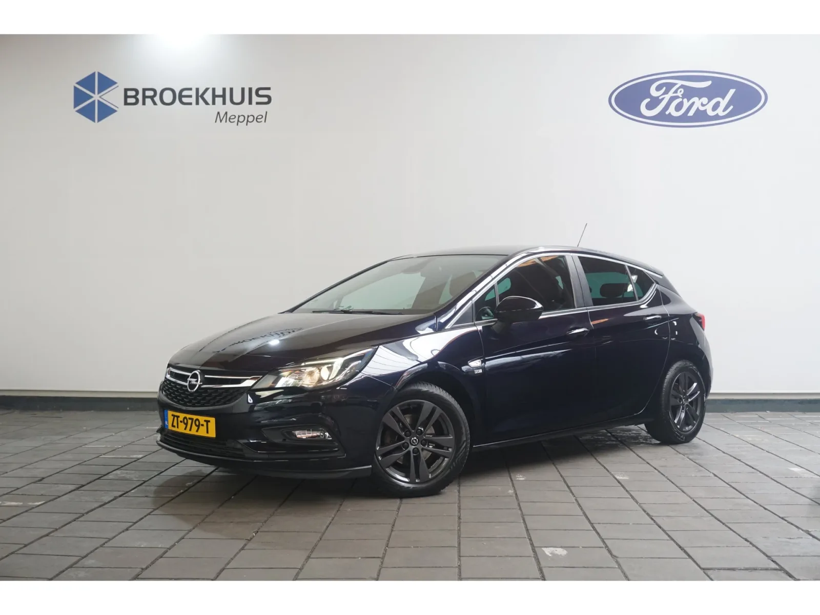 Opel Astra (2019) — foto 1