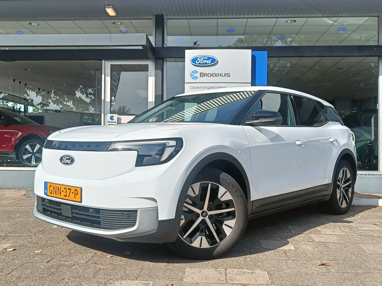 Ford Explorer (2024) — foto 1