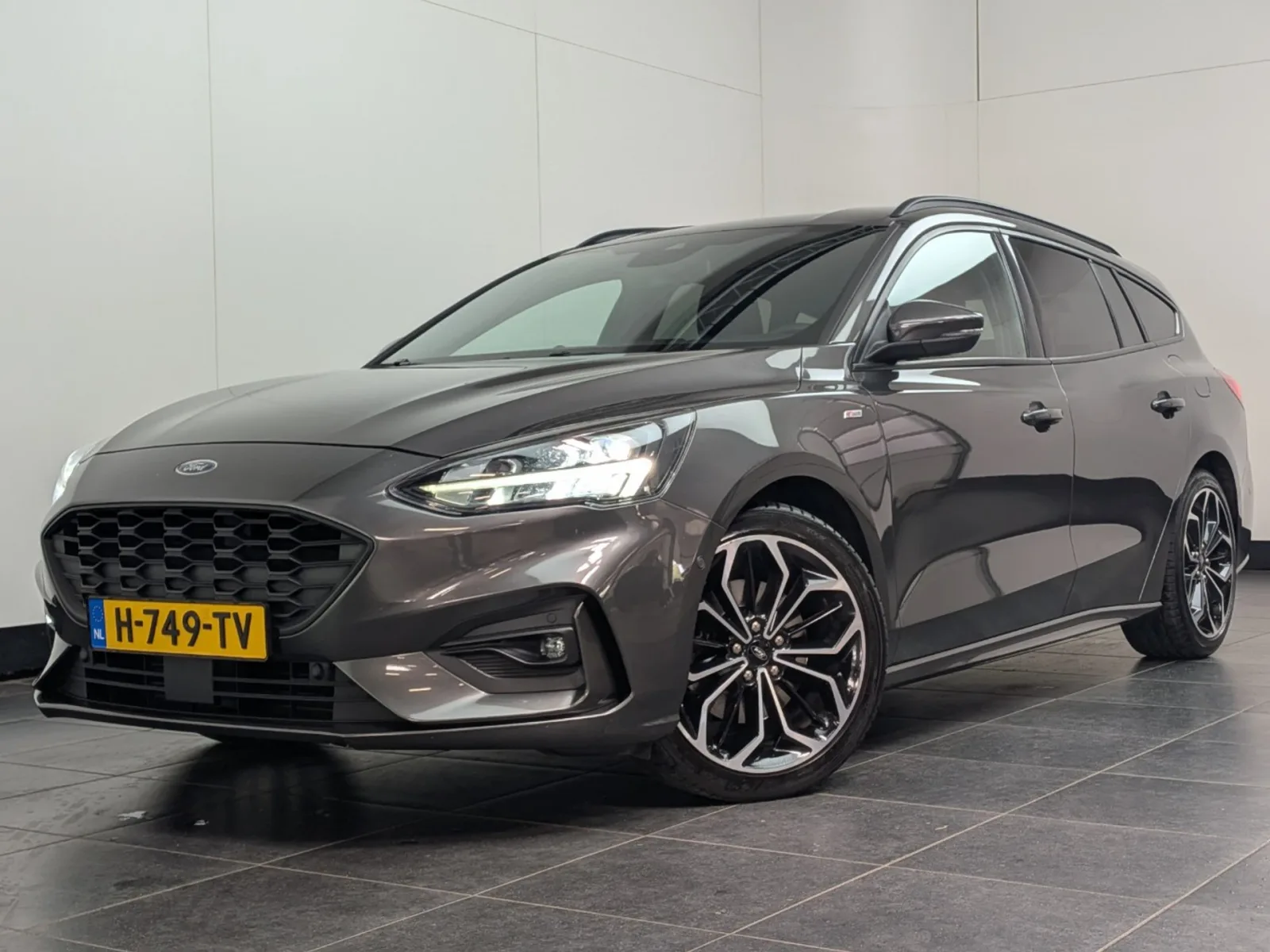 Ford Focus (2020) — foto 1