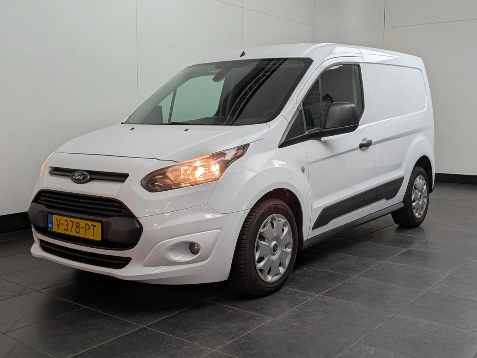 Ford Transit Connect (2018) — foto 1