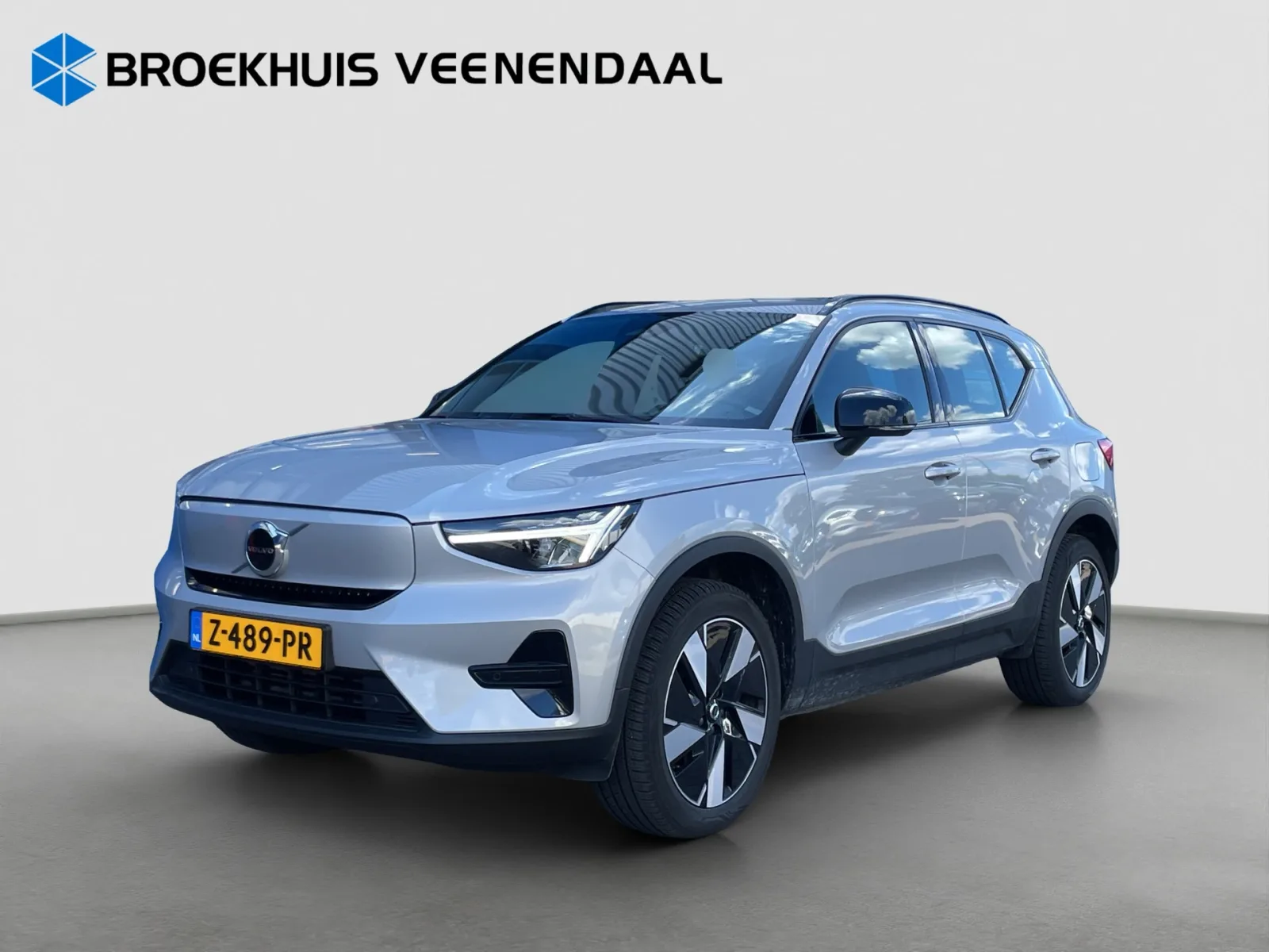 Volvo EX40 (2024) — foto 1
