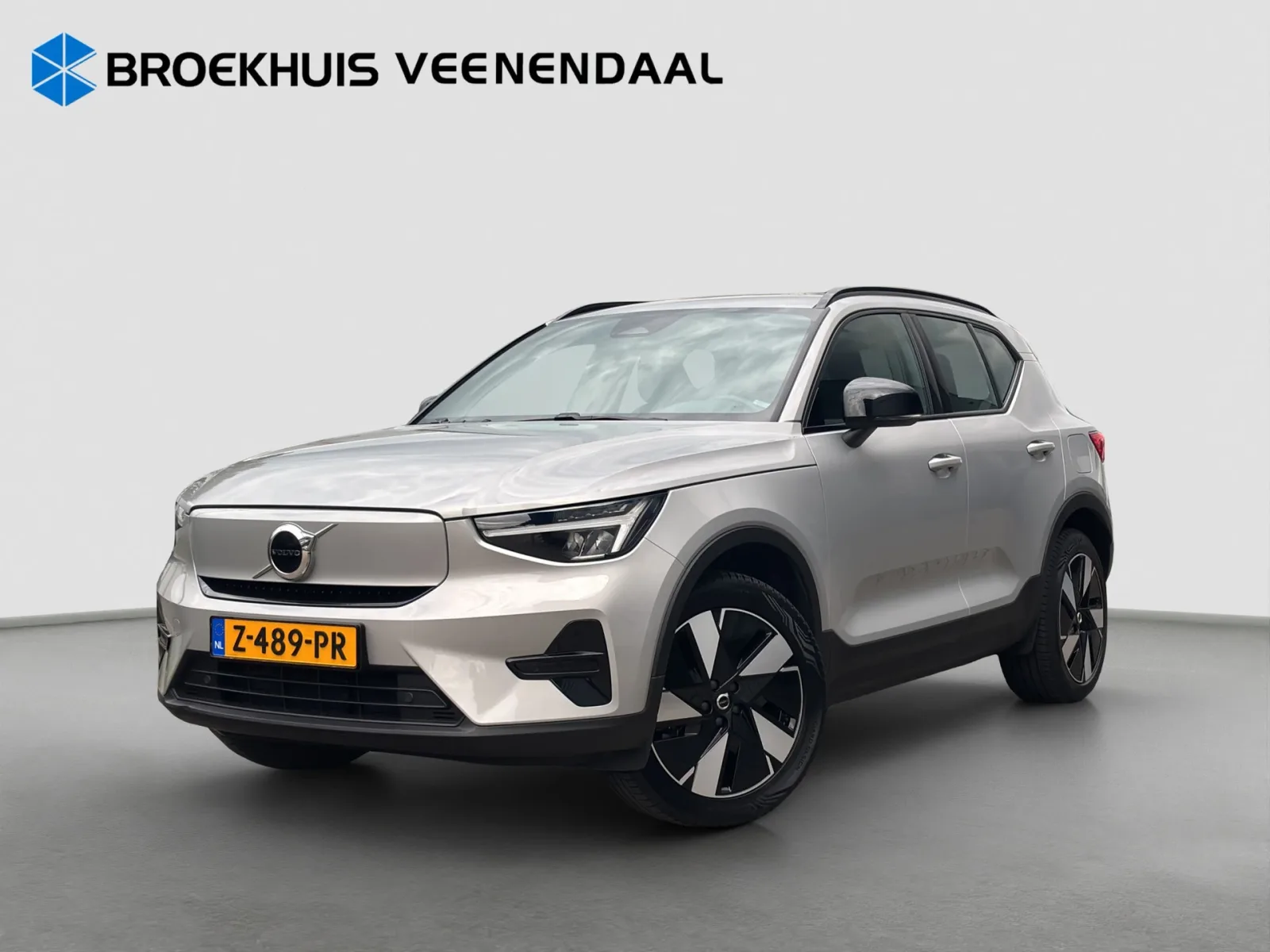 Volvo EX40 (2024) — foto 1