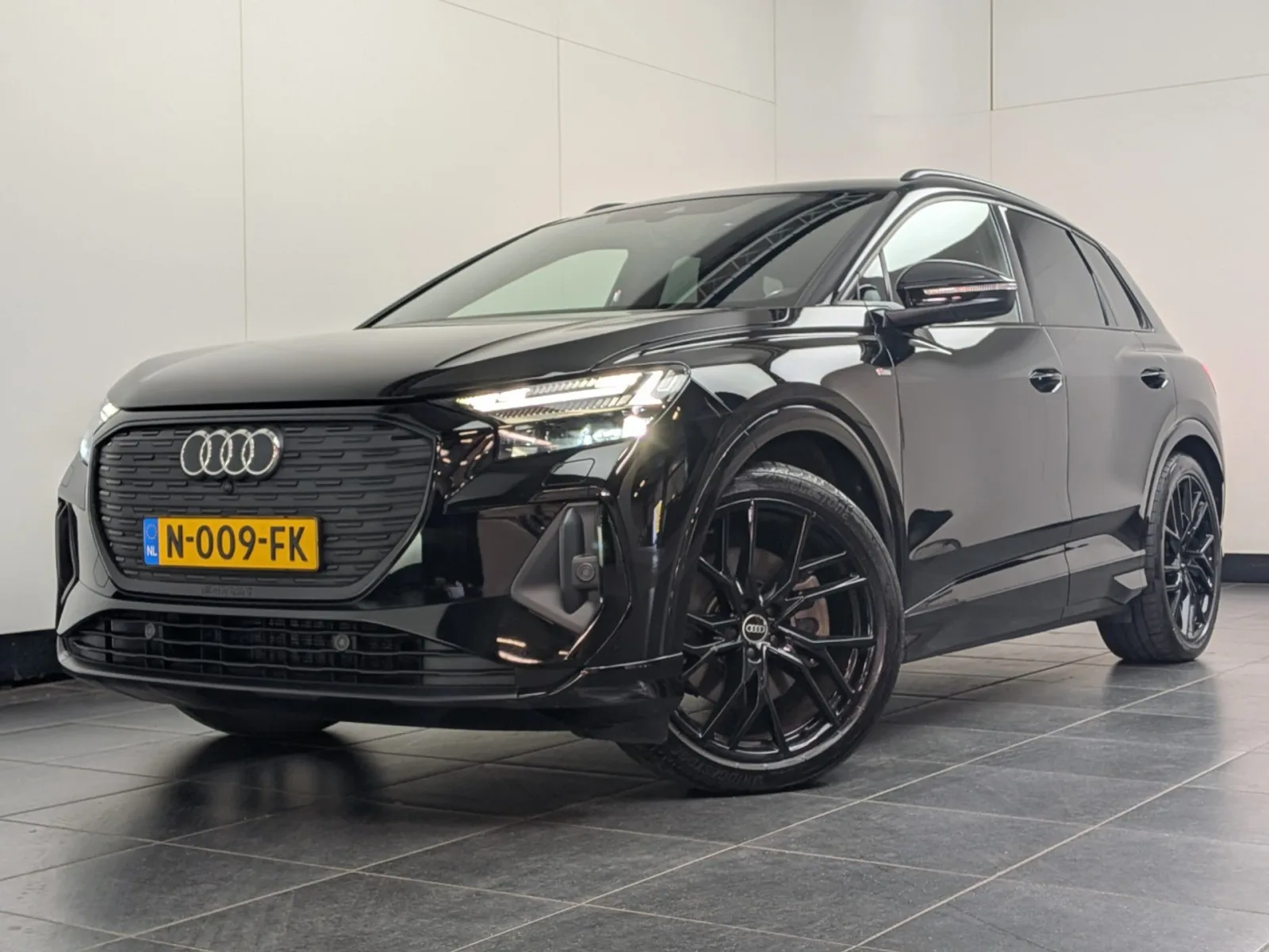 Audi Q4 e-tron (2021) — foto 1