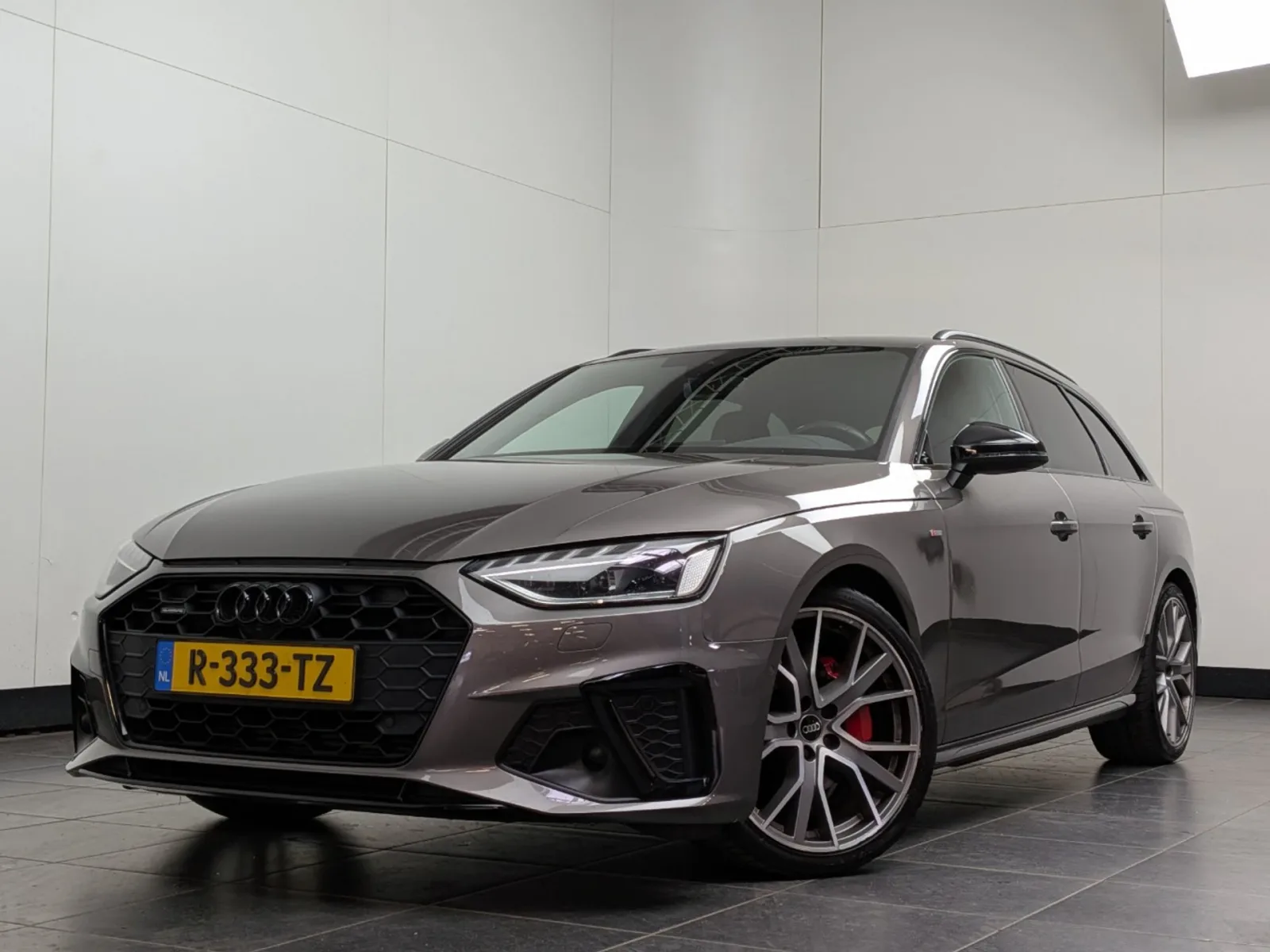 Audi A4 (2022) — foto 1