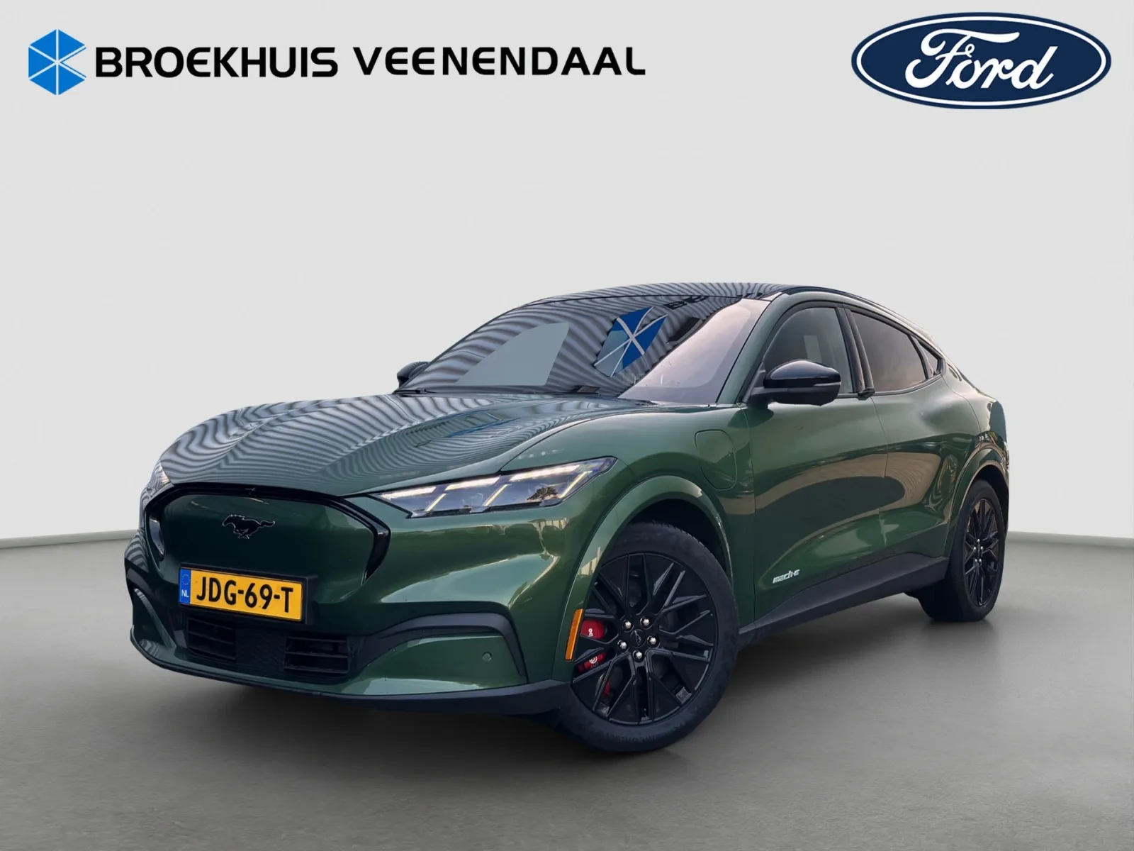 Ford Mustang Mach-E (2025) — foto 1
