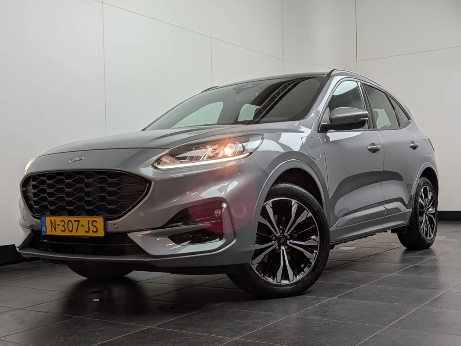 Ford Kuga (2021) — foto 1