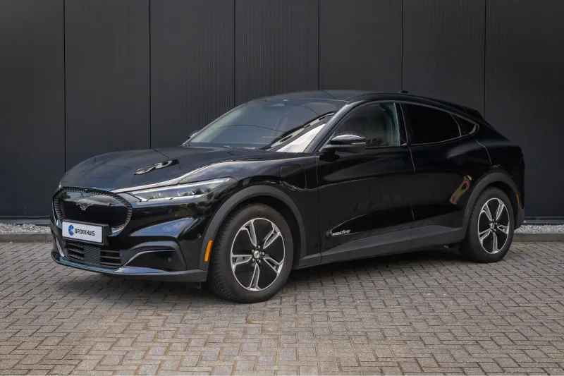 Ford Mustang Mach-E (2024)