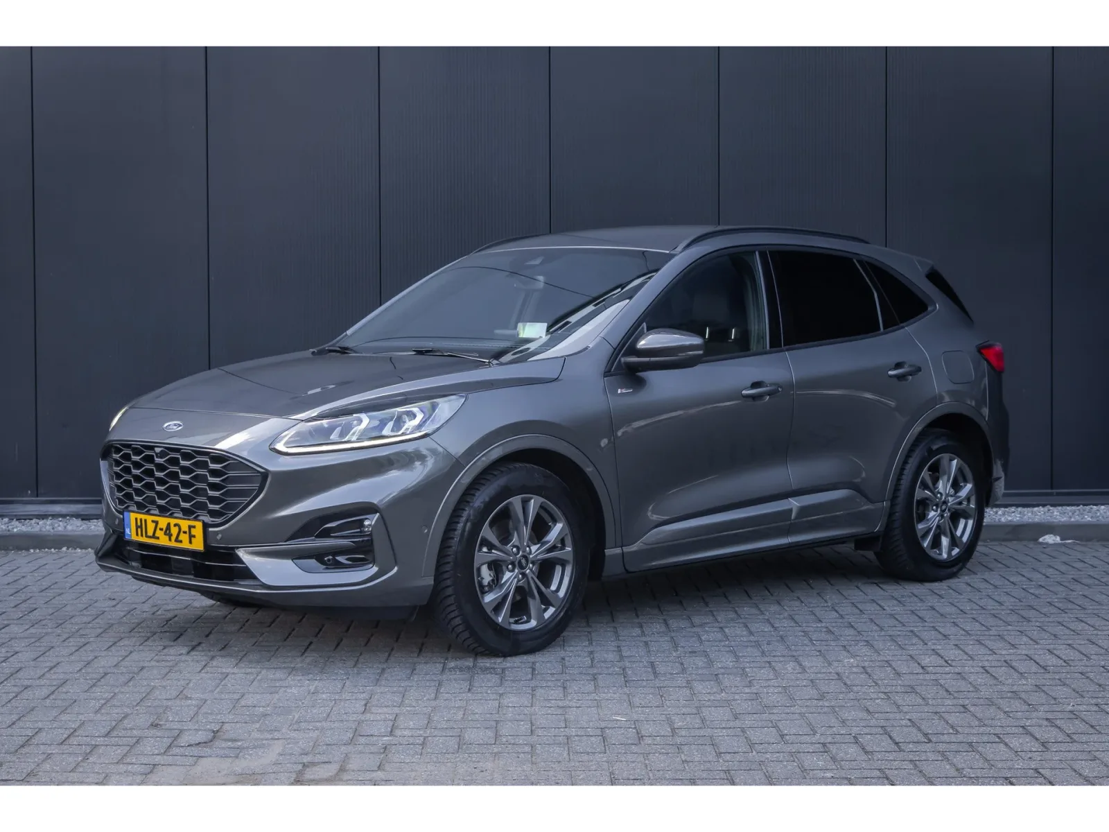 Ford Kuga (2024) — foto 1