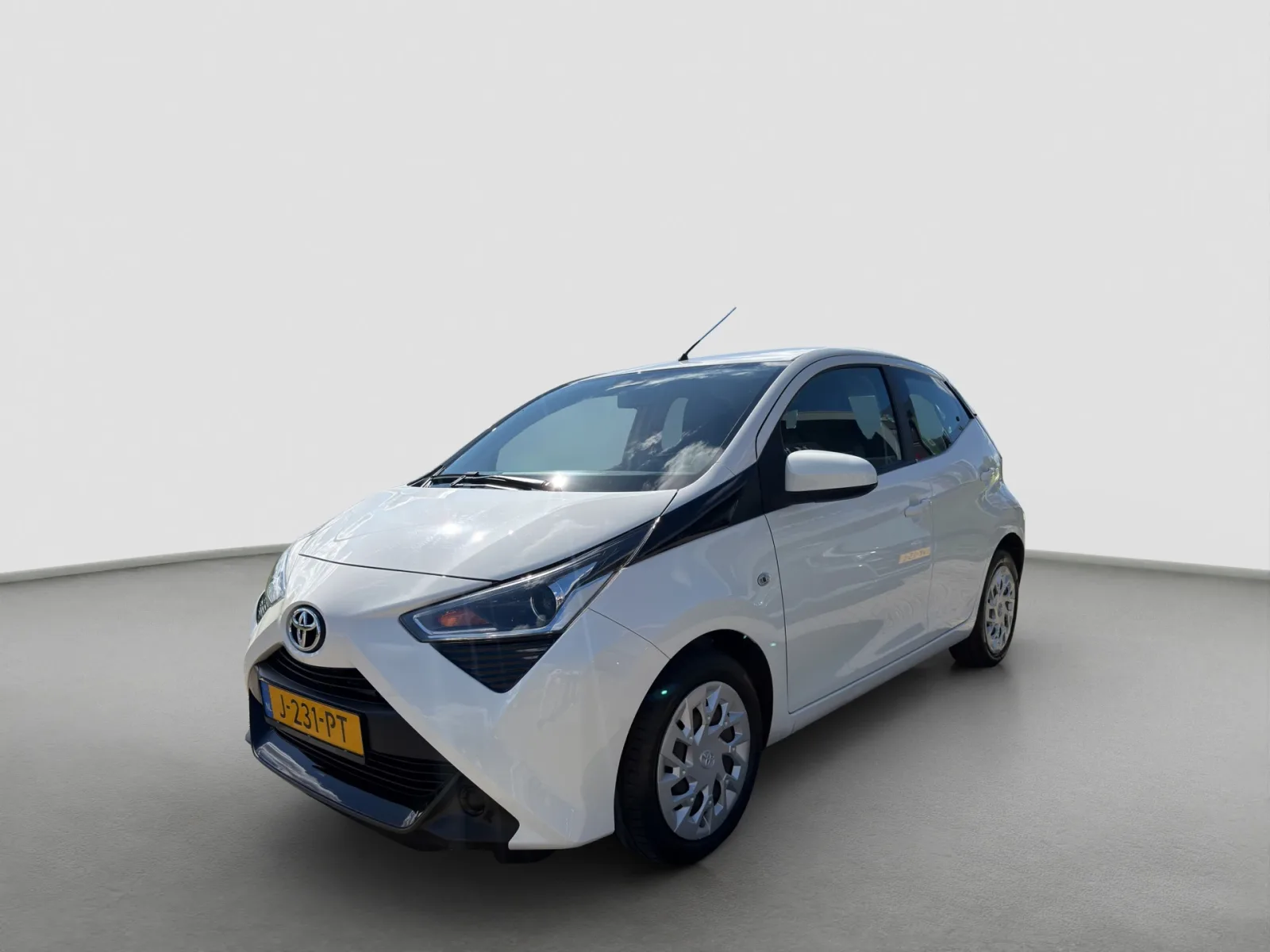 Toyota Aygo (2020) — foto 1