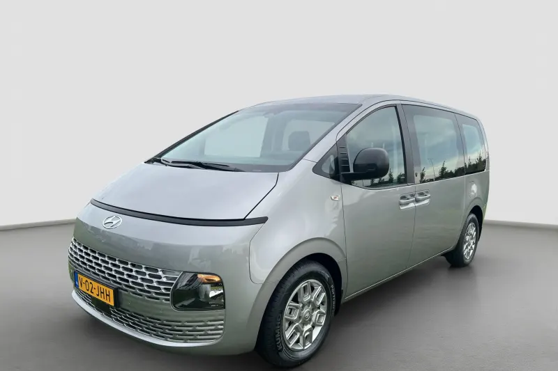 Hyundai Staria (2024)