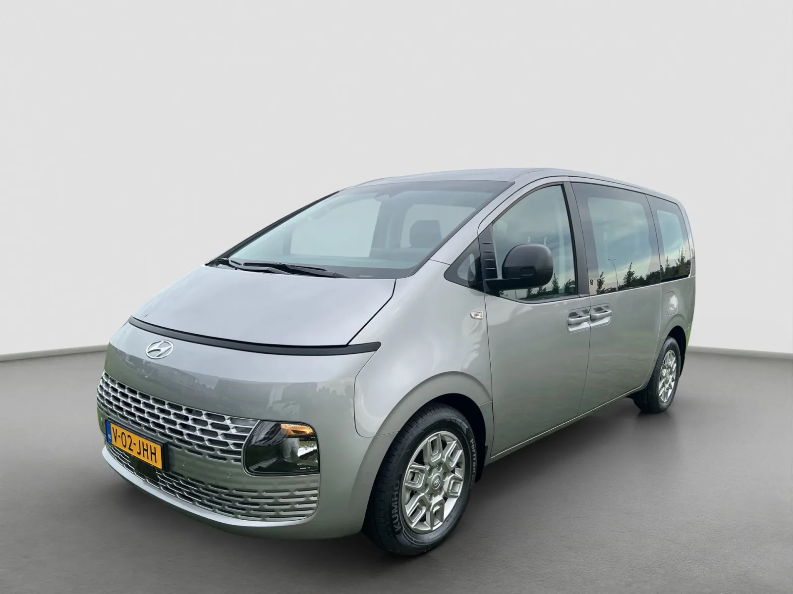 Hyundai Staria (2024) — foto 1