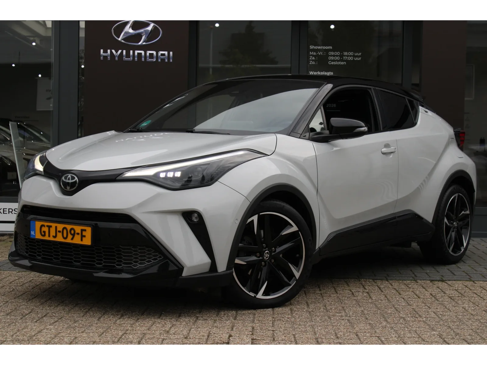 Toyota C-HR (2023) — foto 1