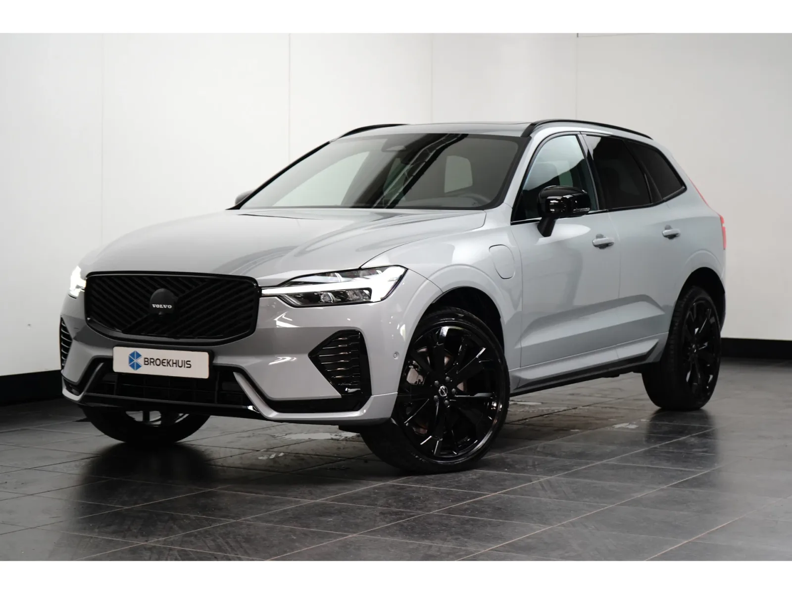 Volvo XC60 (2026) — foto 1