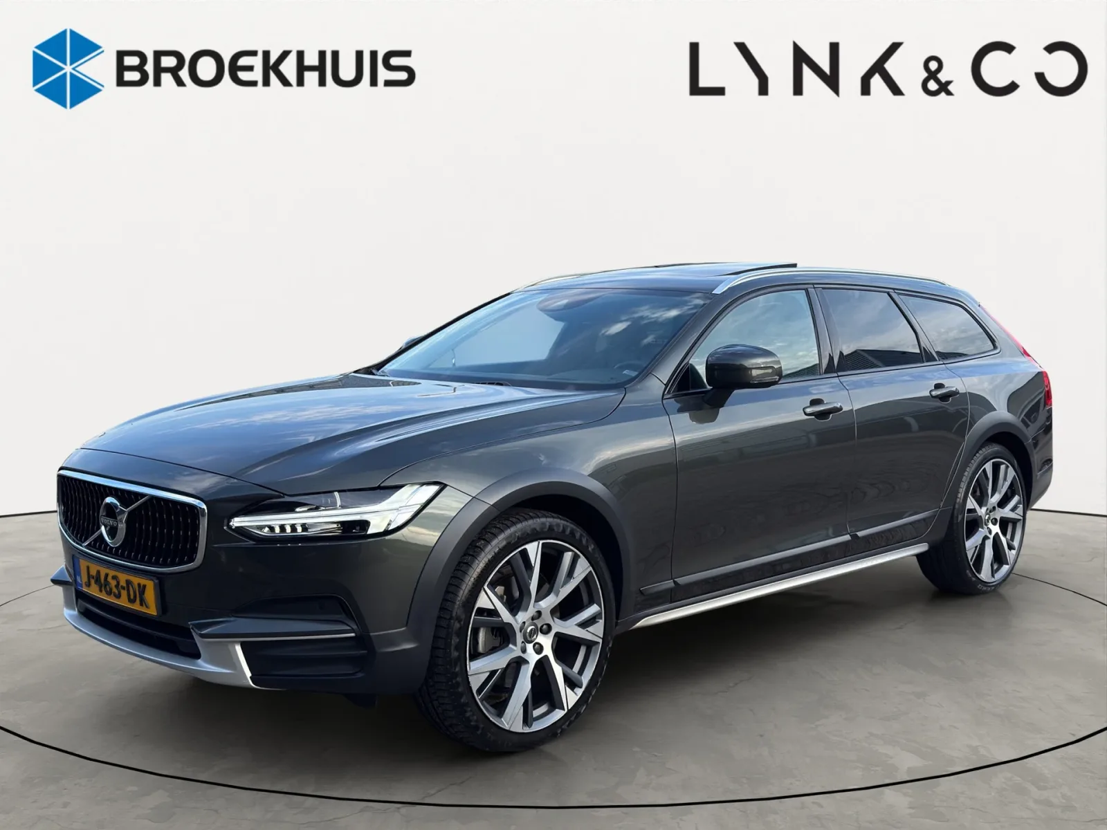 Volvo V90 Cross Country (2020) — foto 1