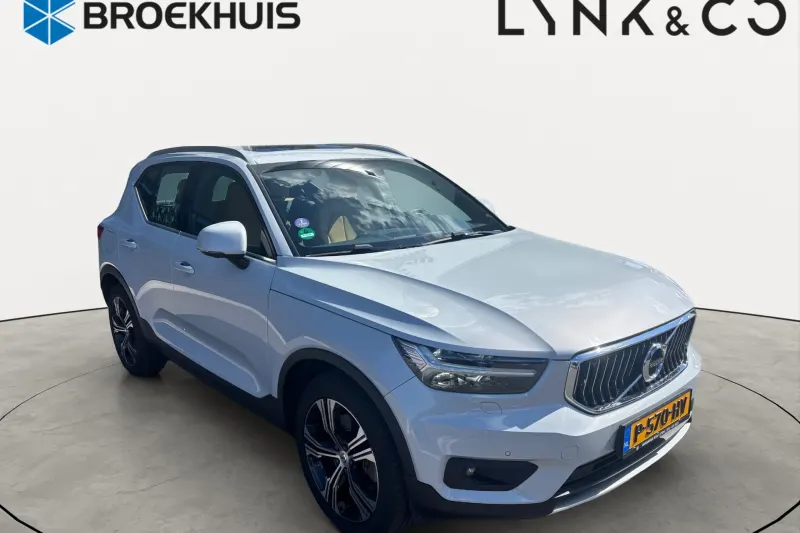 Volvo XC40 (2022)