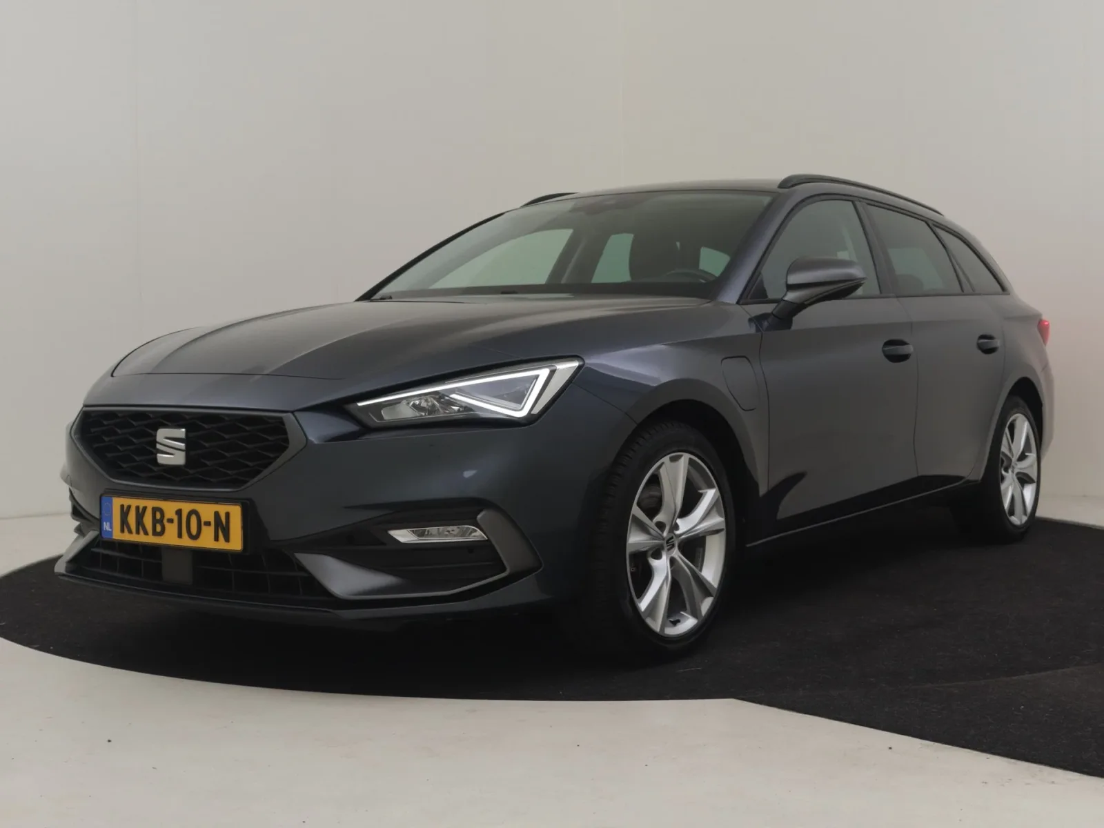 SEAT Leon Sportstourer (2023) — foto 1