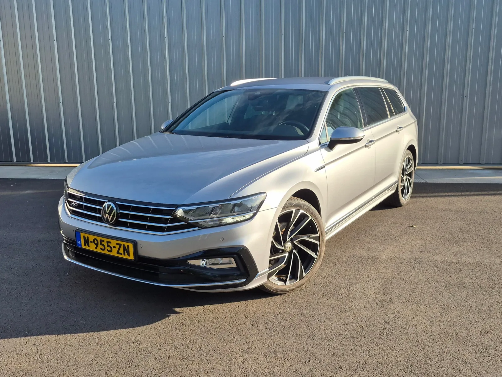 Volkswagen Passat (2021) — foto 1