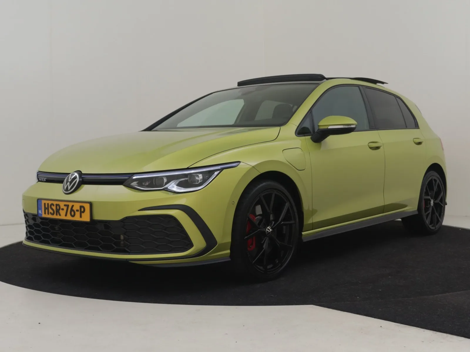 Volkswagen Golf (2020) — foto 1