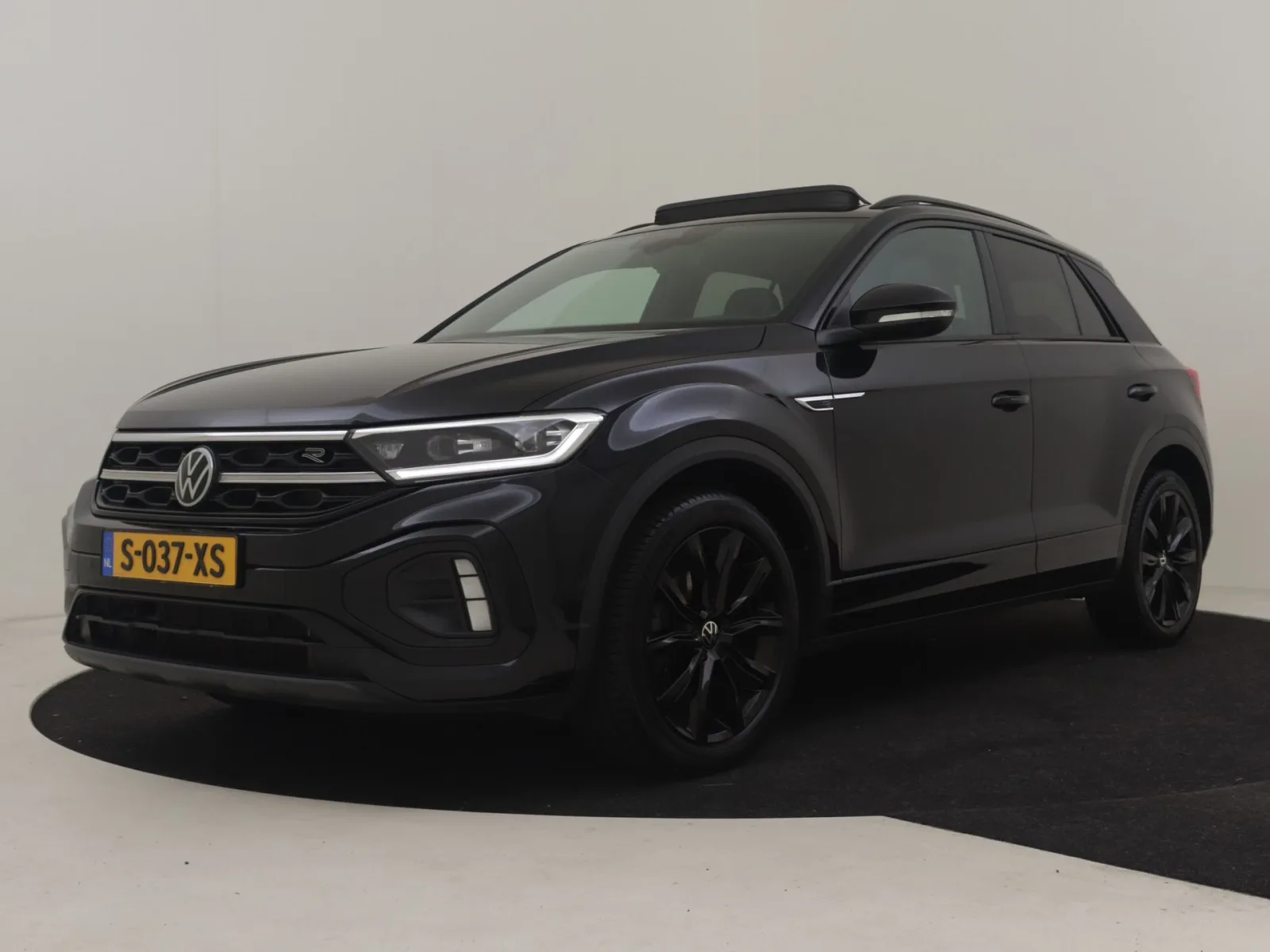 Volkswagen T-Roc (2022) — foto 1