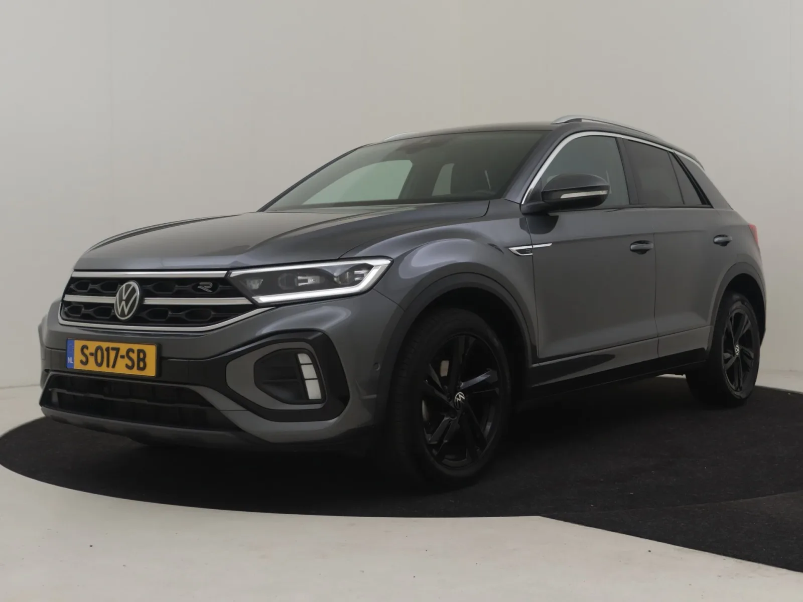 Volkswagen T-Roc (2023) — foto 1