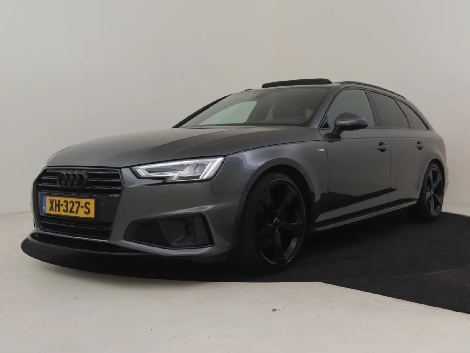 Audi A4 (2019) — foto 1