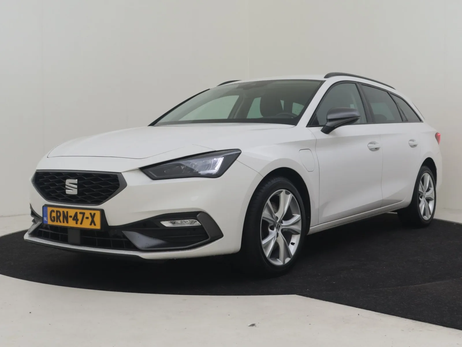 SEAT Leon Sportstourer (2021) — foto 1