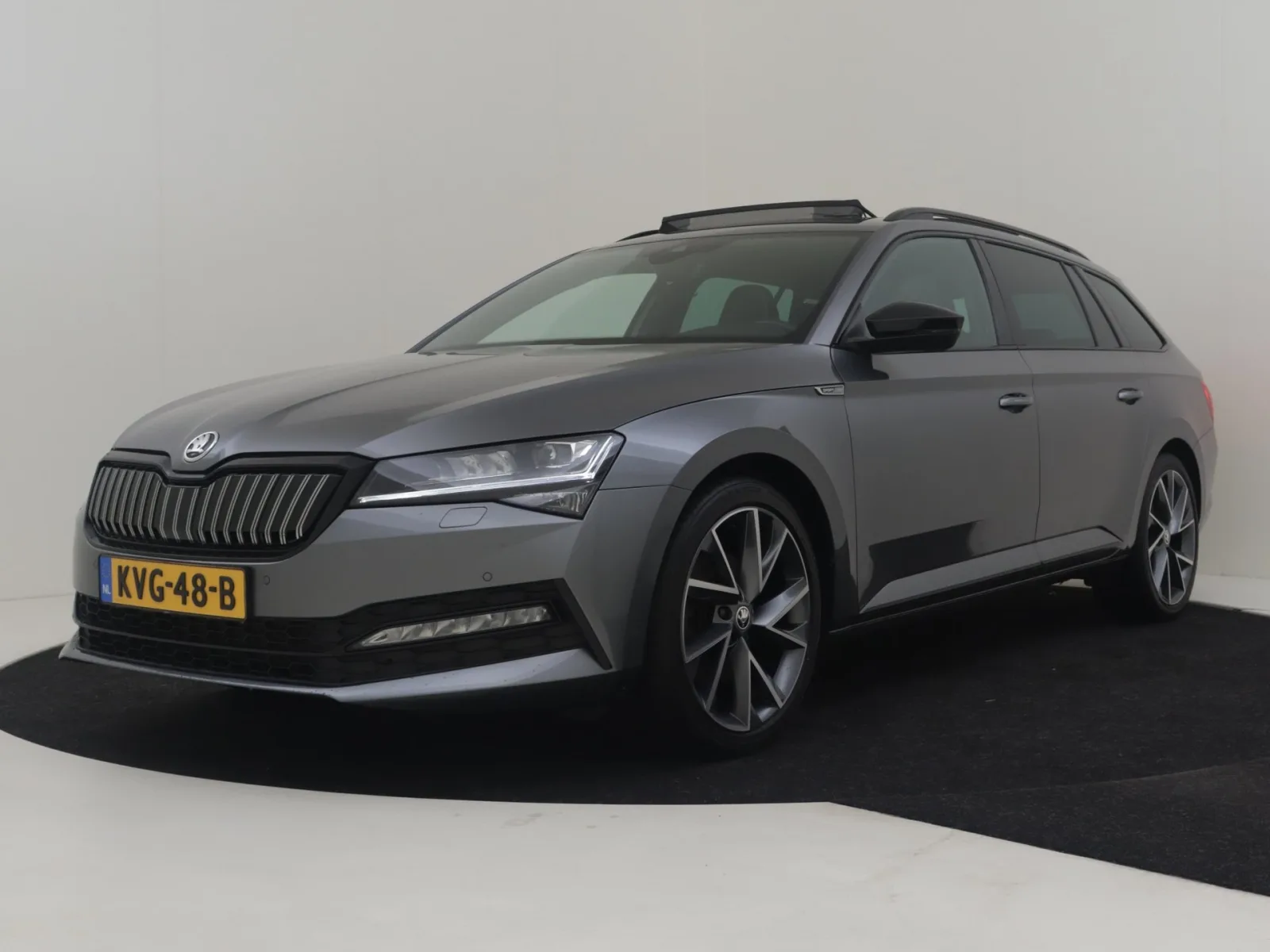 Škoda Superb (2023) — foto 1