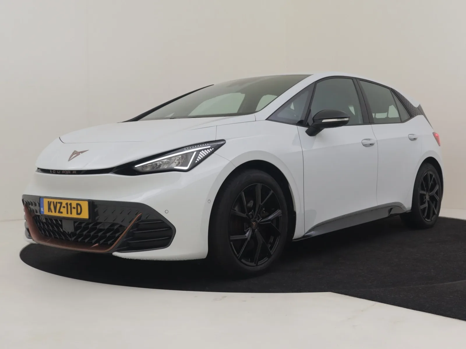 CUPRA Born (2023) — foto 1