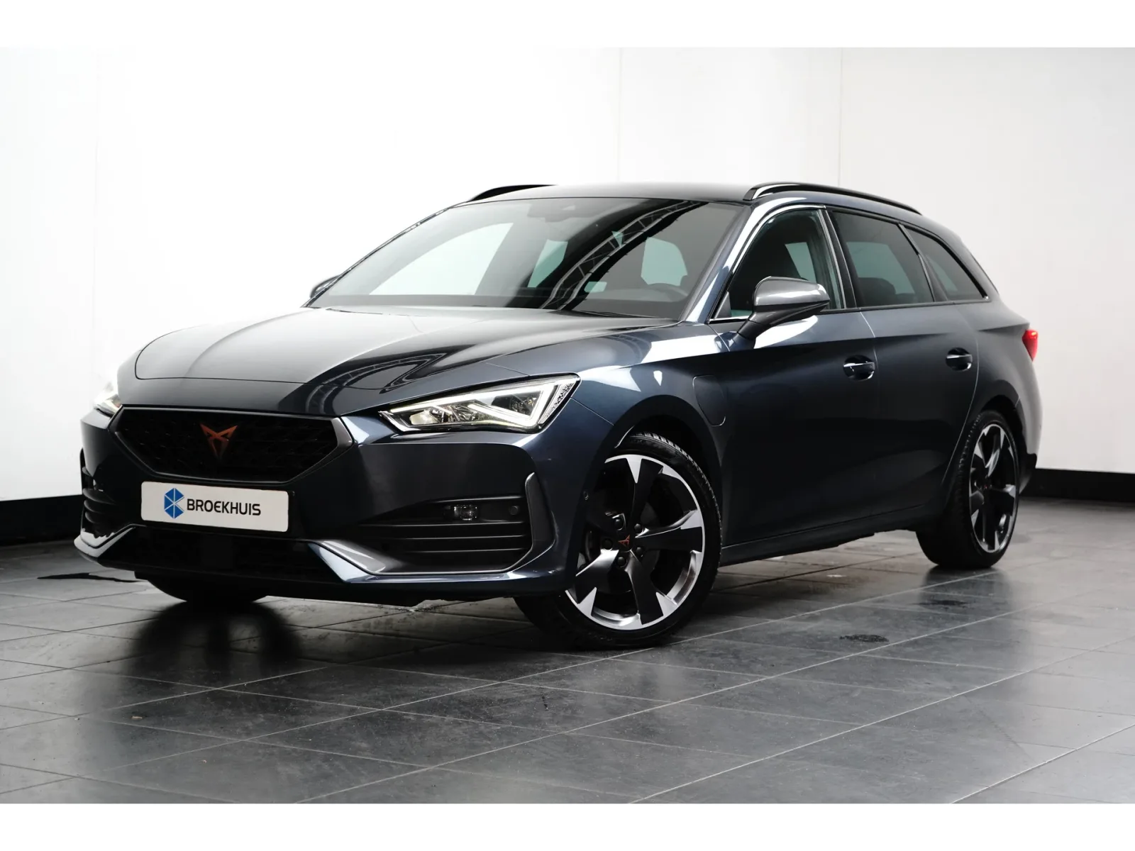 CUPRA Leon Sportstourer (2023) — foto 1