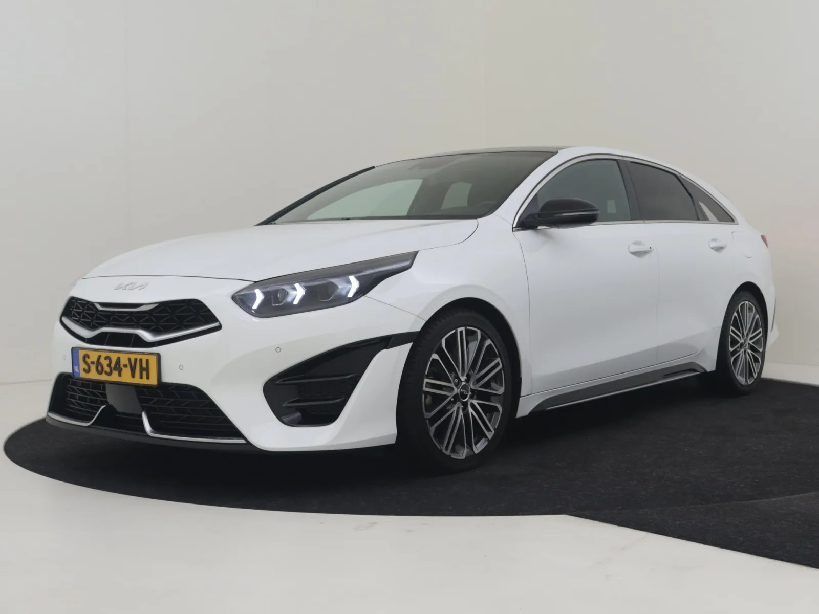 Kia ProCeed (2023) — foto 1