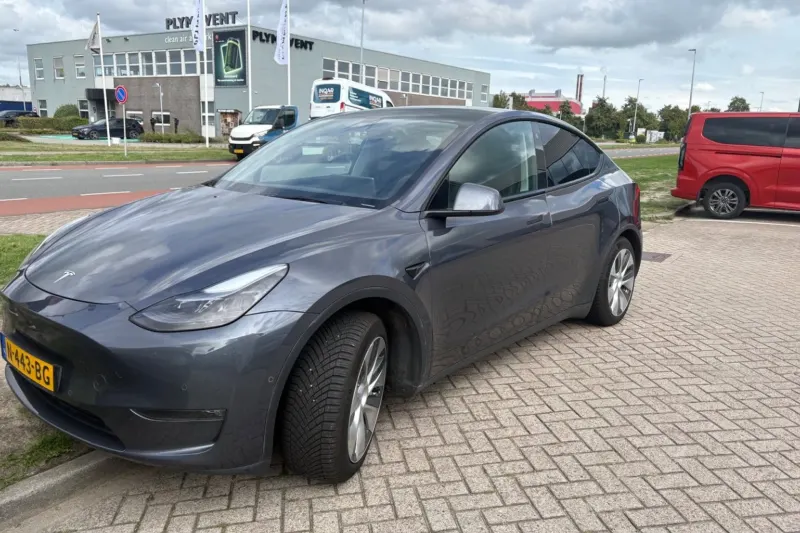 Tesla Model Y (2021)
