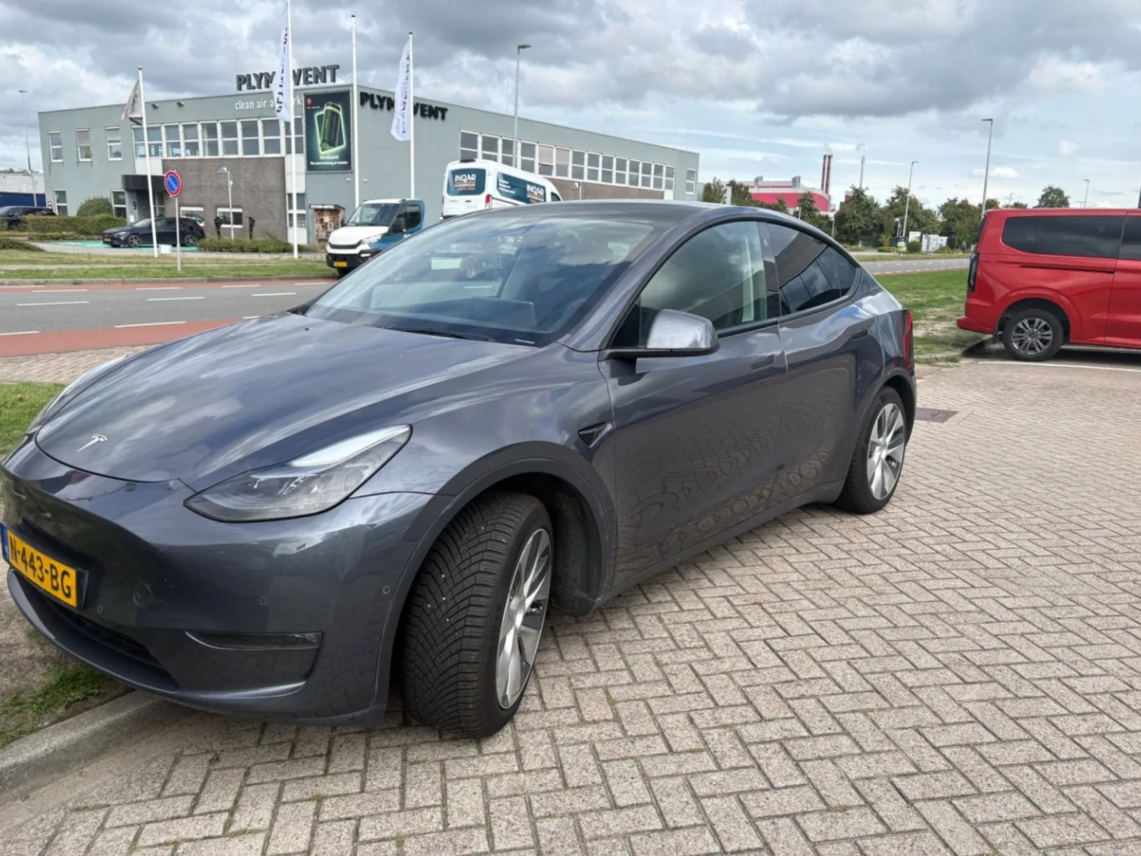 Tesla Model Y (2021) — foto 1