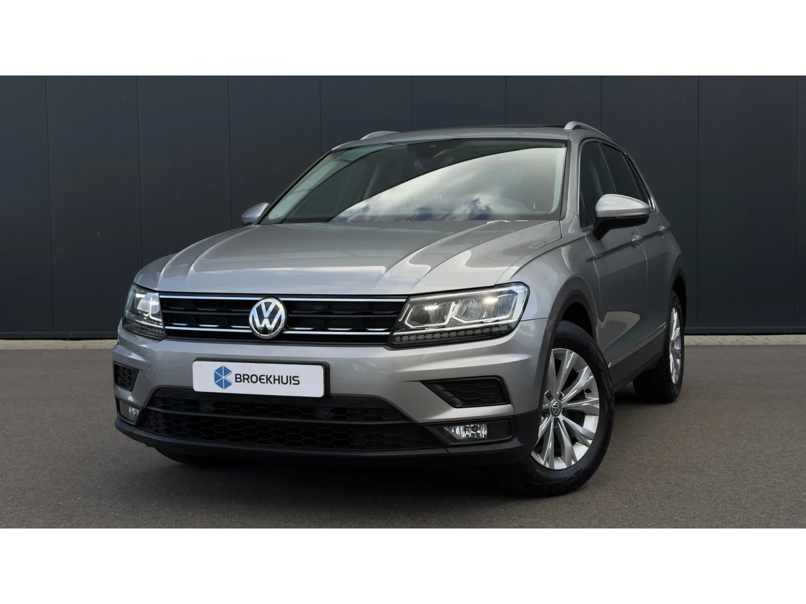 Volkswagen Tiguan (2018) — foto 1