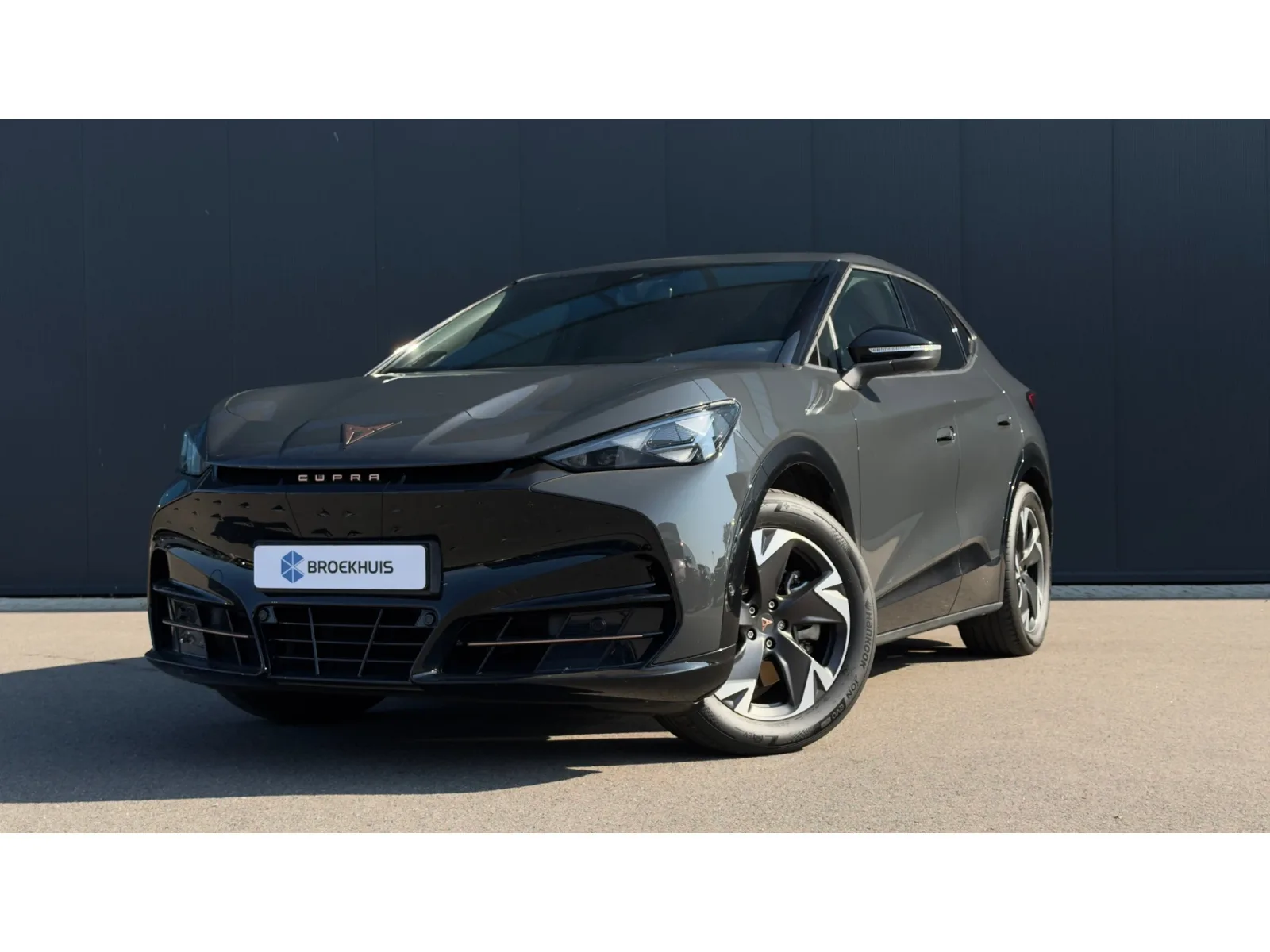 CUPRA Tavascan (2025) — foto 1