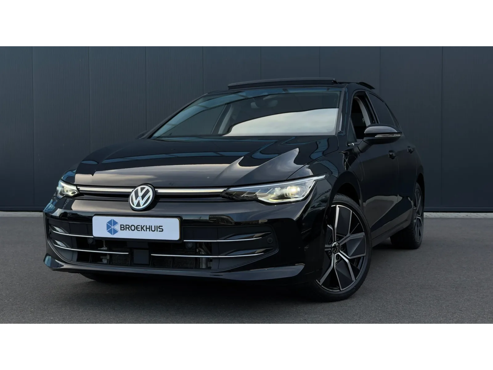 Volkswagen Golf (2025) — foto 1