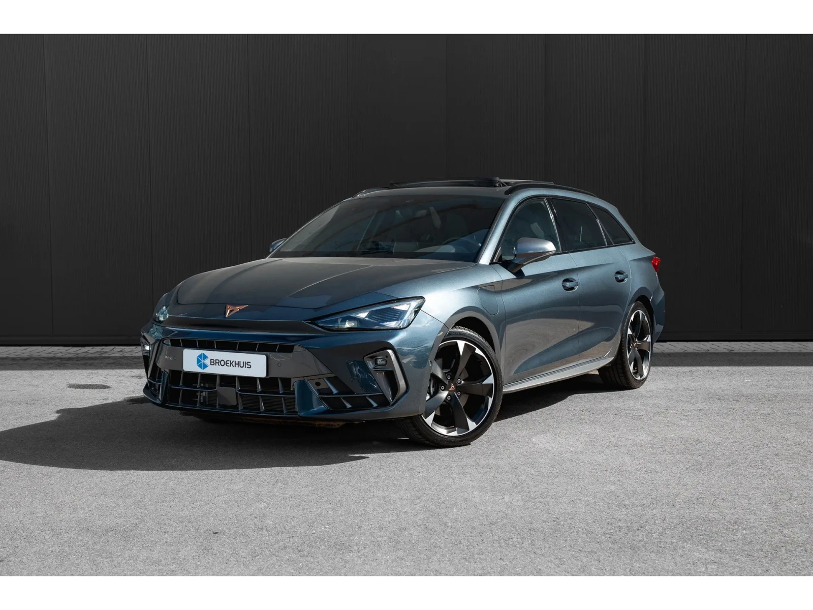 CUPRA Leon Sportstourer (2025) — foto 1